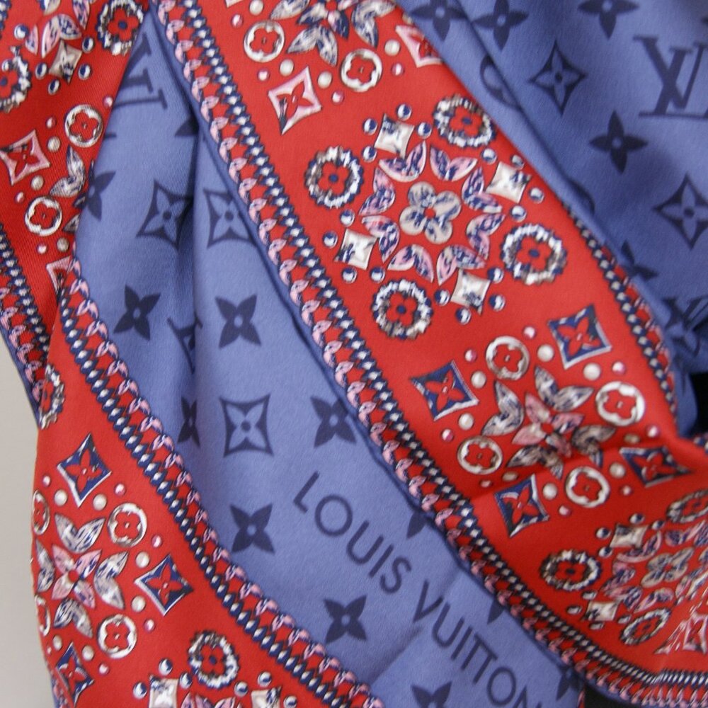 New Louis Vuitton Wrap Monogram Logo Oversize Square Blue Silk Scarf - Picture 16 of 16